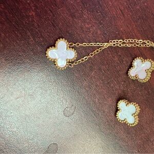 Elegant Gold and White Clover Jewelry Set